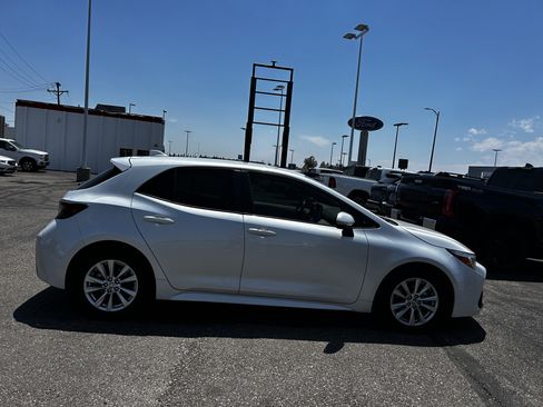 Used 2023 Toyota Corolla SE FWD image 6