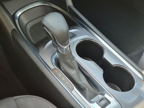 Used 2022 Chevrolet Malibu LT FWD image 25