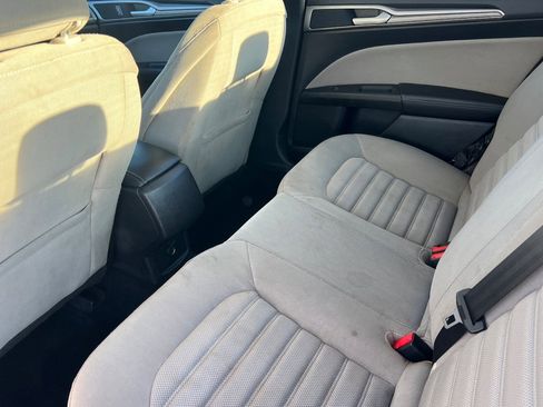 Used 2017 Ford Fusion S image 9