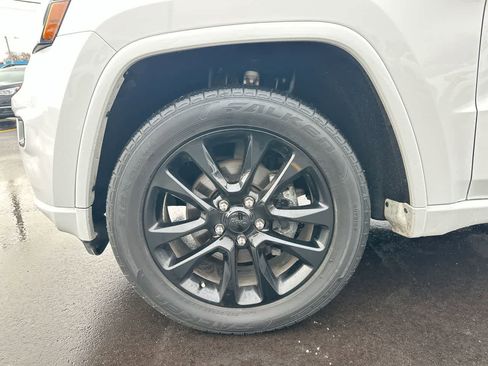 Used 2020 Jeep Grand Cherokee Altitude image 19