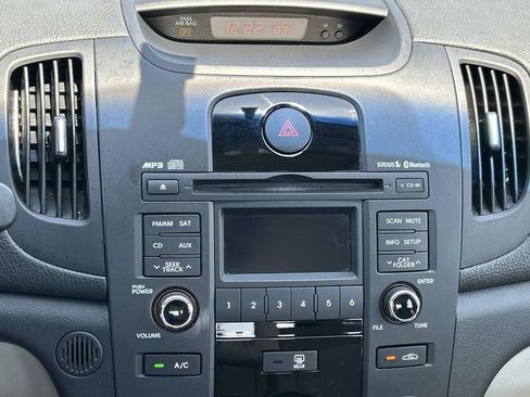 Used 2011 Kia Forte EX FWD image 30