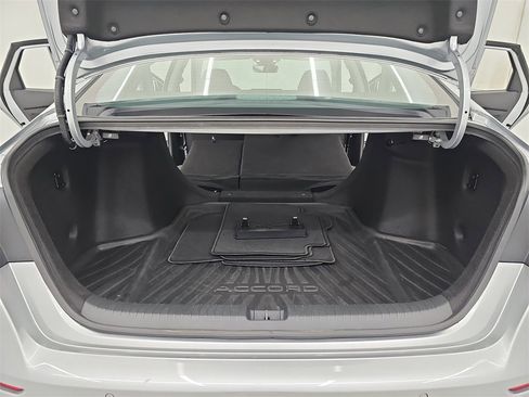 Used 2023 Honda Accord Touring image 15