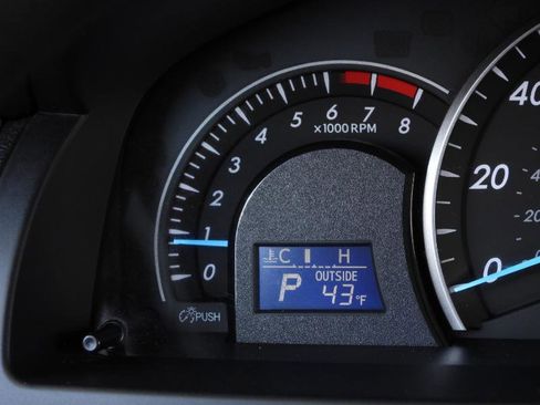 Used 2012 Toyota Camry LE image 50