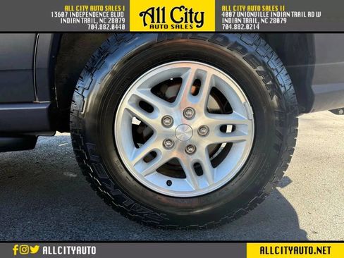 Used 2004 Jeep Grand Cherokee Laredo w/ Convenience Group RWD image 26