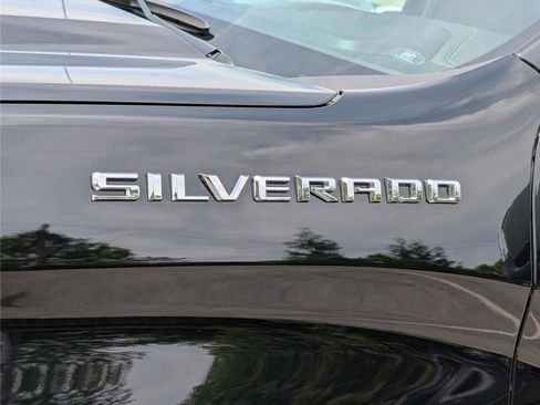 Used 2023 Chevrolet Silverado 1500 LT AWD/4WD image 9
