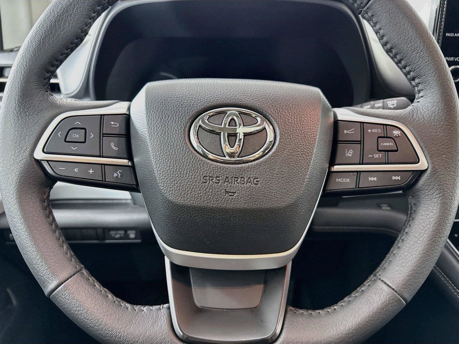 Certified 2026 Toyota Sienna XLE FWD image 17