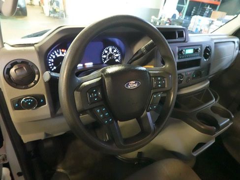Used 2022 Ford E-450 and Econoline 450 Super Duty w/ Power Windows & Locks Group RWD image 19