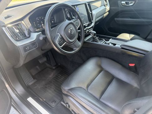 Used 2019 Volvo XC60 T6 Momentum w/ Premium Package AWD/4WD image 9