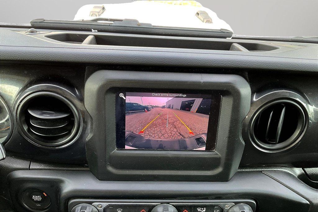 Used 2022 Jeep Gladiator Sport AWD/4WD image 15