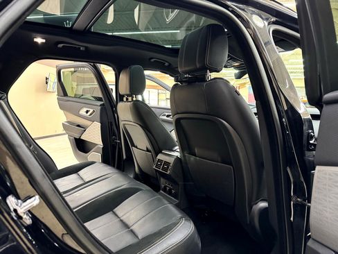 Used 2018 Land Rover Range Rover Velar R-Dynamic SE image 35