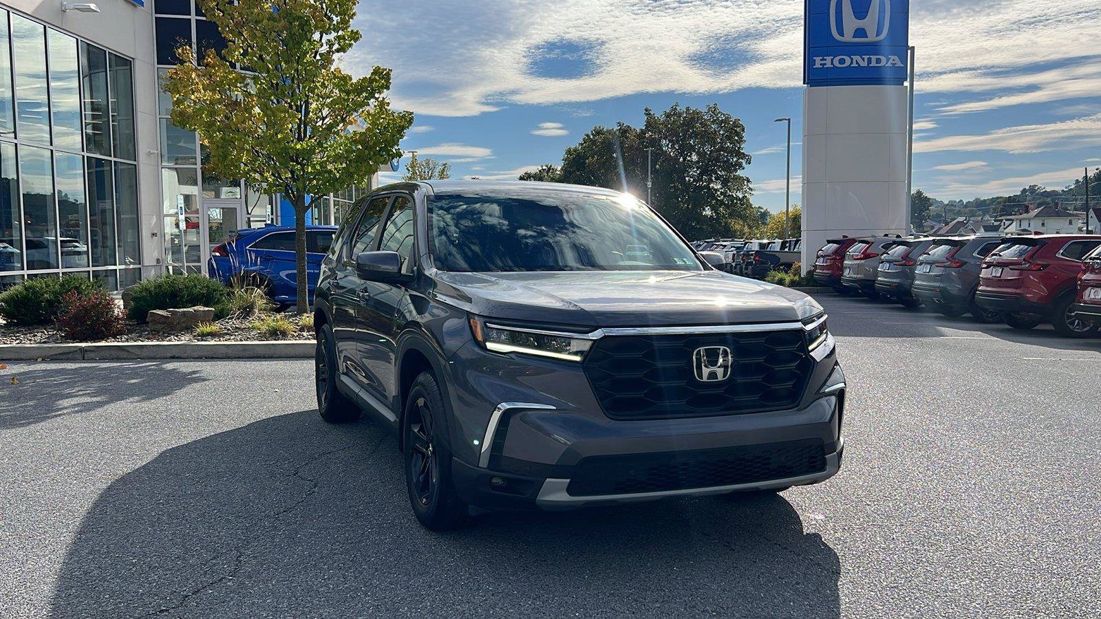 Used 2025 Honda Pilot EX-L image 1