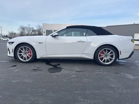 Used 2024 Ford Mustang GT Premium image 4