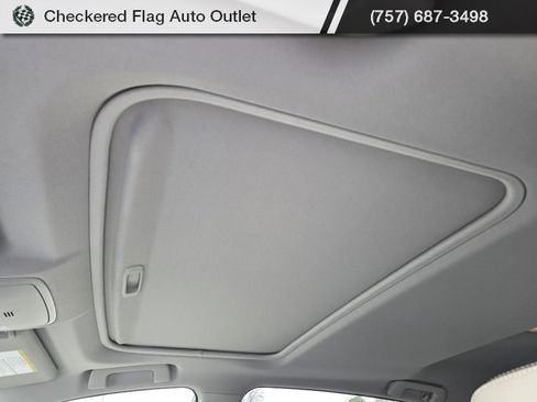 Used 2017 Toyota RAV4 Limited image 23