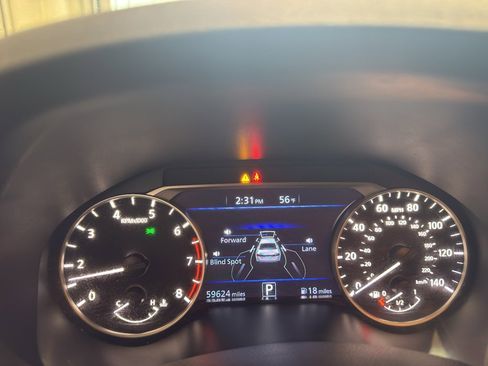 Used 2024 Nissan Altima 2.5 SV image 11