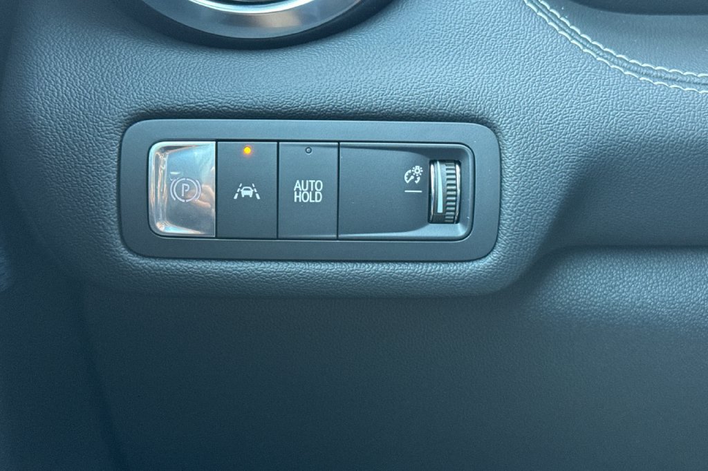 Used 2025 Chevrolet Blazer EV LT FWD image 31
