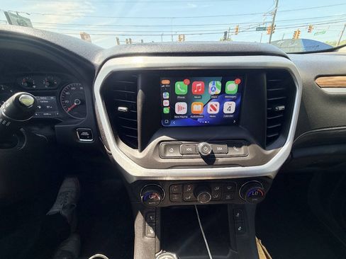 Used 2017 GMC Acadia SLE FWD image 4