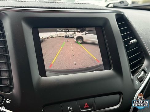 Used 2020 Jeep Cherokee Latitude Plus image 21