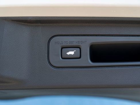 New 2025 Honda Pilot Touring image 19