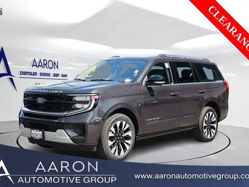 Used 2025 Ford Expedition Platinum w/ Driver's Package AWD/4WD image 1