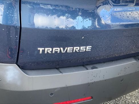 Used 2023 Chevrolet Traverse LT FWD image 29