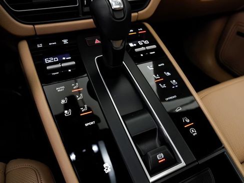 Certified 2026 Porsche Macan AWD/4WD image 20