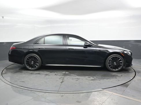 Used 2023 Mercedes-Benz S 580 4MATIC Sedan image 3