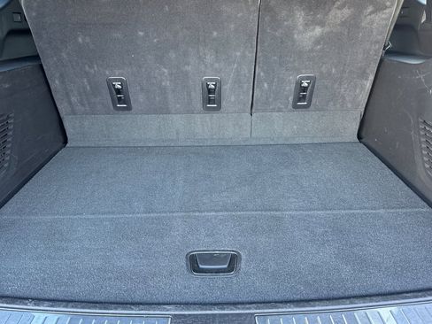 Used 2025 Chevrolet Suburban Premier image 18