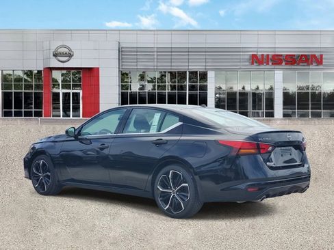 New 2025 Nissan Altima 2.5 SR image 2