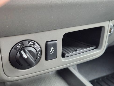 Used 2019 Nissan Frontier SV image 33