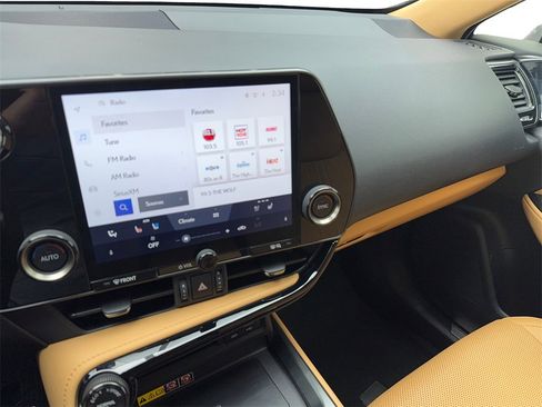 Used 2025 Lexus NX 250 FWD w/ Premium Package image 23