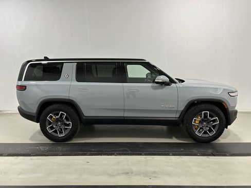 Used 2023 Rivian R1S Adventure AWD/4WD image 6