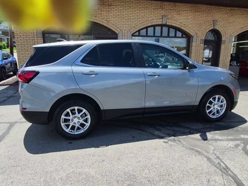 Used 2024 Chevrolet Equinox LT AWD/4WD image 2