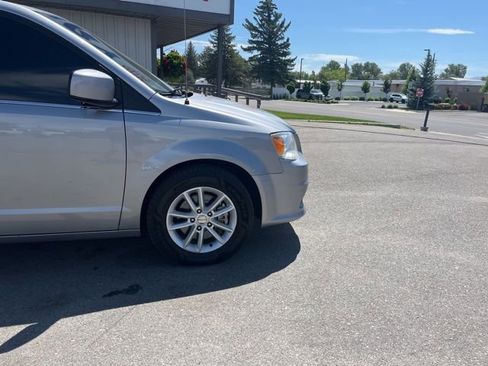 Used 2019 Dodge Grand Caravan SXT FWD image 23