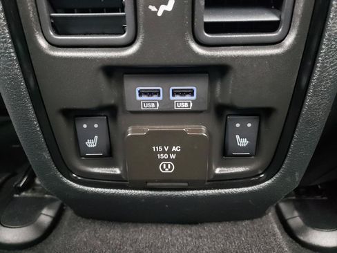 Used 2025 Dodge Durango GT AWD/4WD image 13