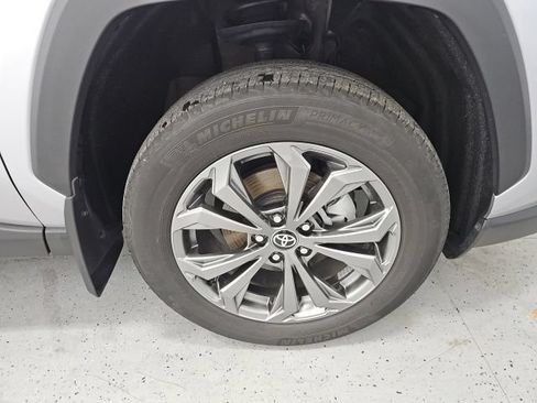 Used 2022 Toyota RAV4 XLE Premium AWD/4WD image 9