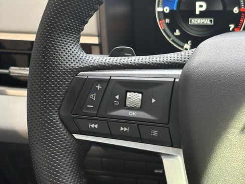 Used 2023 Mitsubishi Outlander SEL image 11