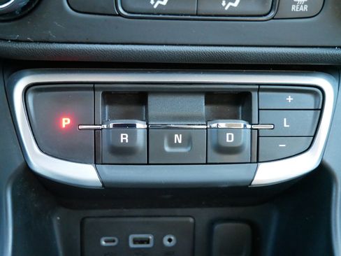 Used 2024 GMC Terrain SLE AWD/4WD image 21