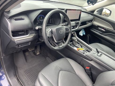 Used 2024 Toyota Grand Highlander XLE image 10