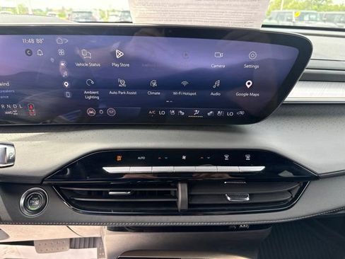 Used 2025 Buick Enclave Avenir w/ Super Cruise Package AWD/4WD image 26