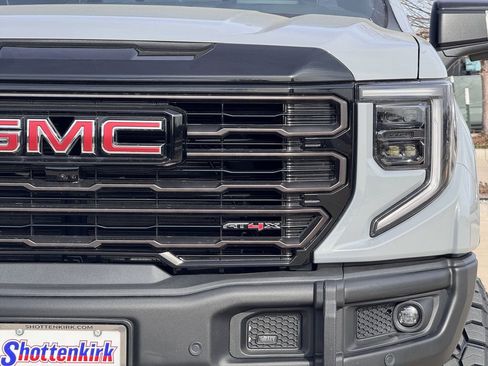 Used 2024 GMC Sierra 1500 AT4X image 9