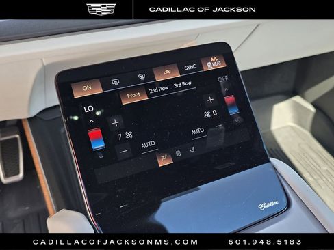 New 2026 Cadillac Vistiq Luxury w/ LPO, Floor Liner Package AWD/4WD image 10