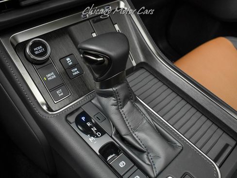 Used 2025 Lexus GX 550 w/ Cold Area Package AWD/4WD image 18