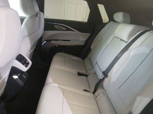 Certified 2024 Cadillac Lyriq Luxury AWD/4WD image 15