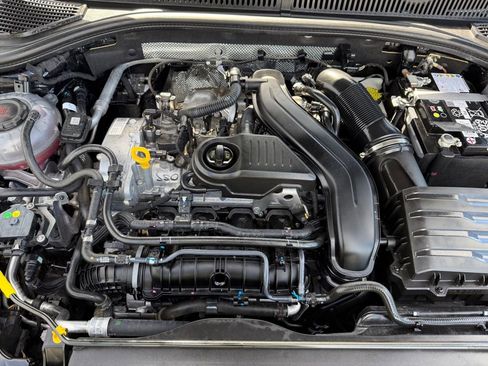 Certified 2025 Volkswagen Jetta SE w/ Sunroof Package image 13