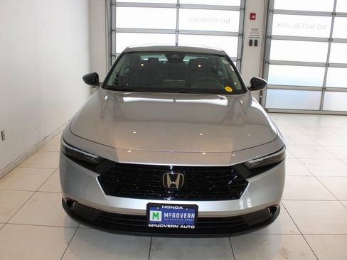 New 2025 Honda Accord SE image 2