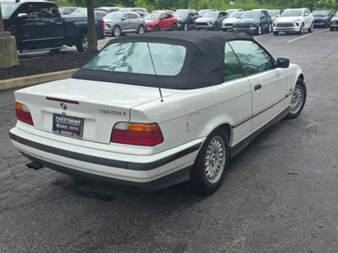 Used 1995 BMW 325i Convertible RWD image 5