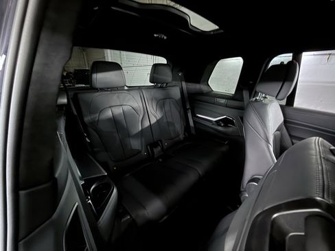 Used 2022 BMW X7 xDrive40i w/ M Sport Package image 30
