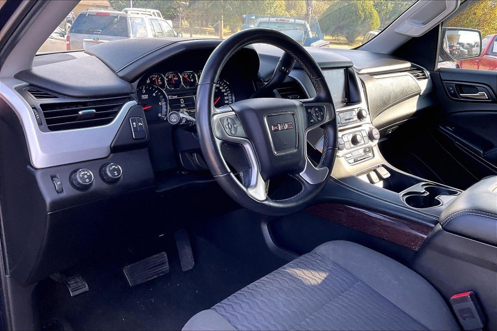 Used 2017 GMC Yukon SLE AWD/4WD image 10