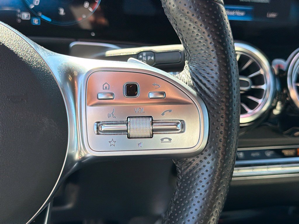 Used 2023 Mercedes-Benz GLB 250 image 25