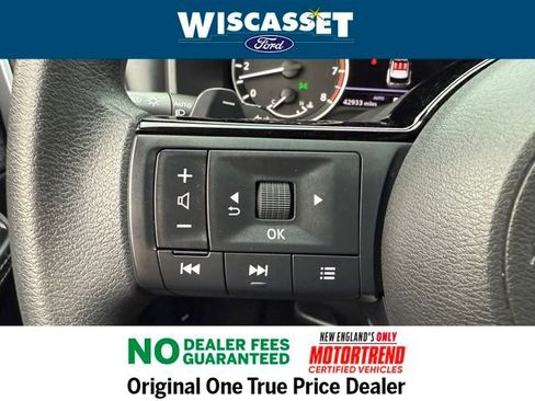 Used 2023 Nissan Rogue SV image 13